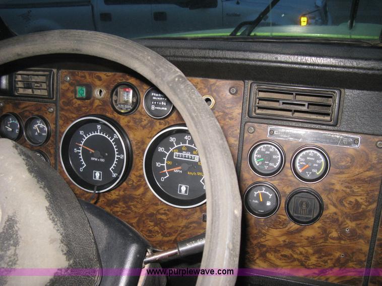 image for item E3302 1998 Kenworth T802SH semi truck