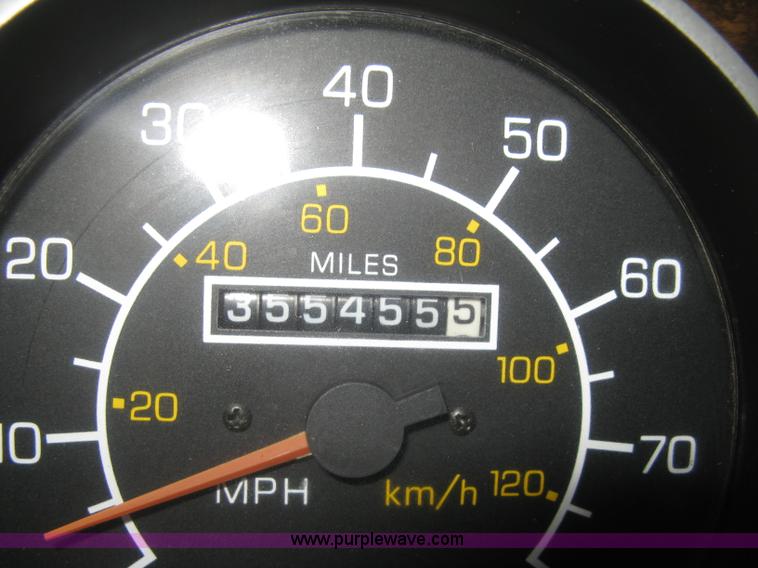 image for item E3302 1998 Kenworth T802SH semi truck