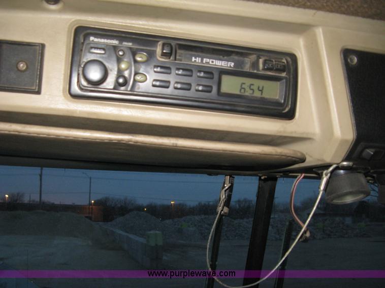 image for item E3302 1998 Kenworth T802SH semi truck