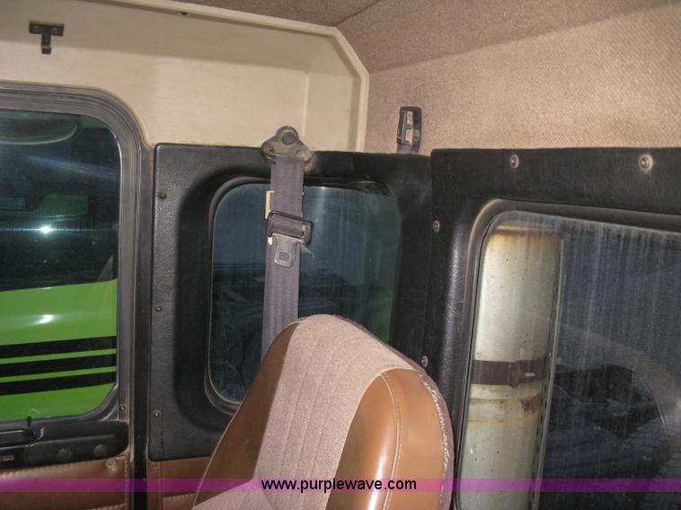 image for item E3302 1998 Kenworth T802SH semi truck