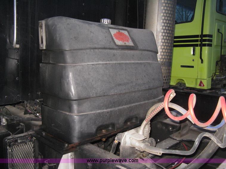 image for item E3302 1998 Kenworth T802SH semi truck