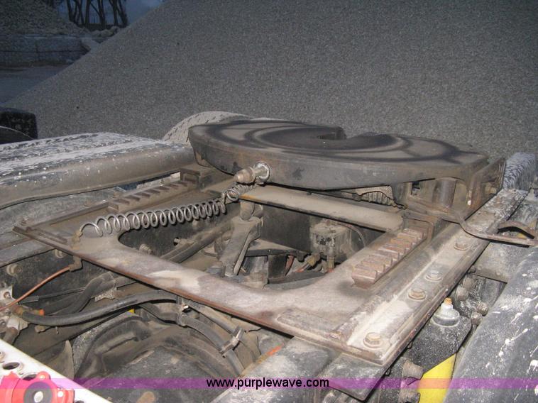 image for item E3302 1998 Kenworth T802SH semi truck