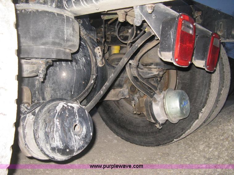 image for item E3302 1998 Kenworth T802SH semi truck