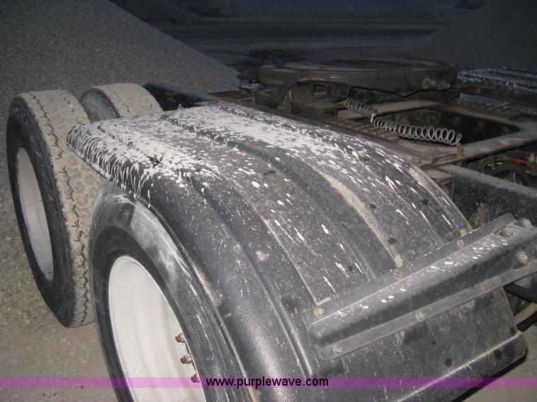 image for item E3302 1998 Kenworth T802SH semi truck