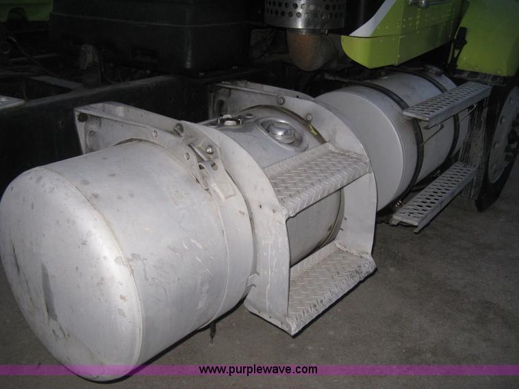 image for item E3302 1998 Kenworth T802SH semi truck