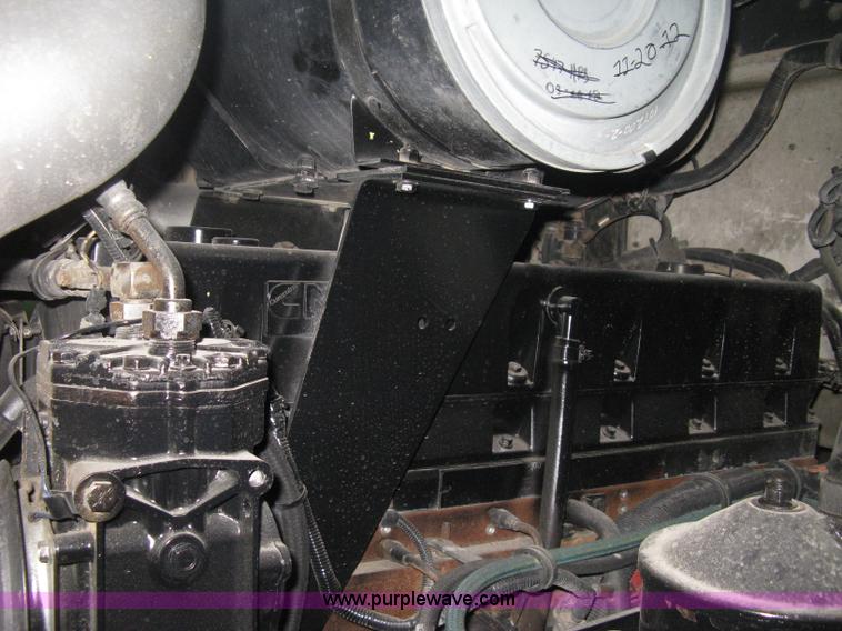 image for item E3302 1998 Kenworth T802SH semi truck