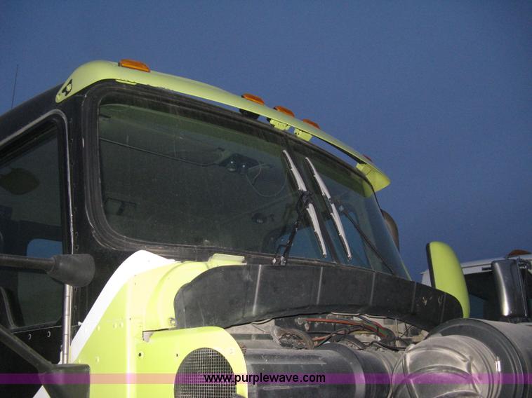 image for item E3302 1998 Kenworth T802SH semi truck