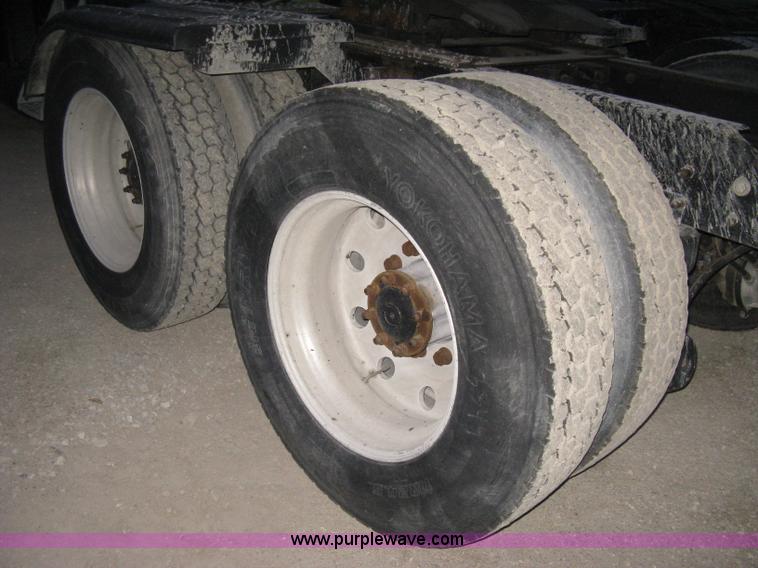 image for item E3302 1998 Kenworth T802SH semi truck