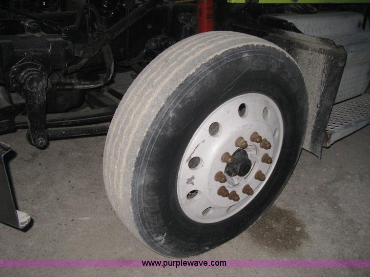 image for item E3302 1998 Kenworth T802SH semi truck