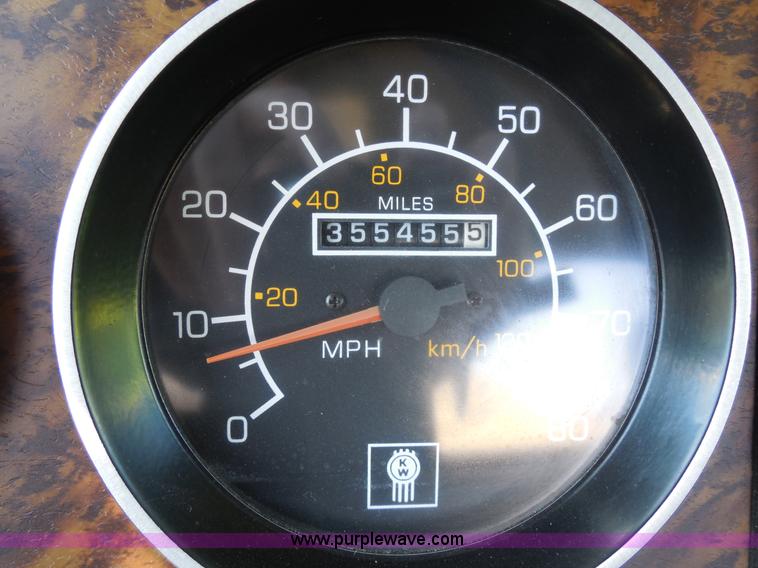 image for item E3302 1998 Kenworth T802SH semi truck