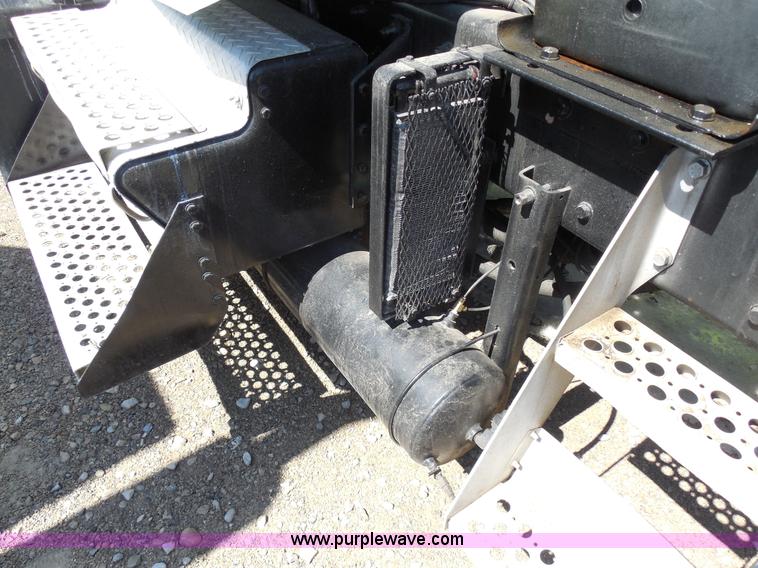 image for item E3302 1998 Kenworth T802SH semi truck