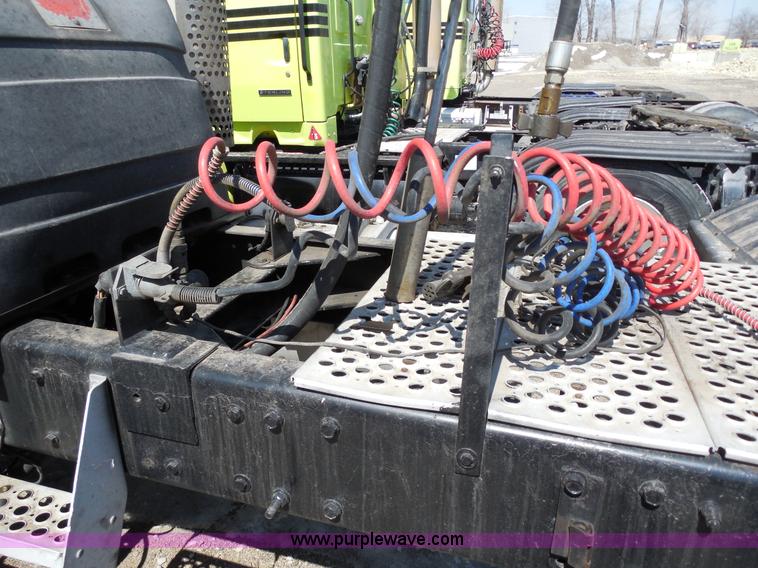 image for item E3302 1998 Kenworth T802SH semi truck