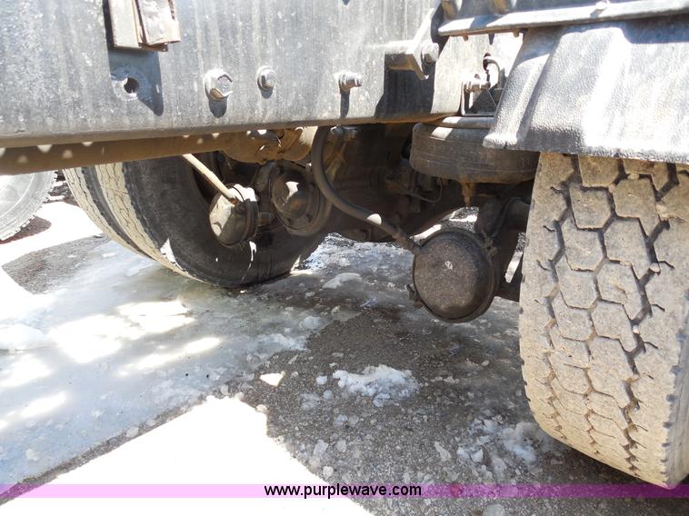 image for item E3302 1998 Kenworth T802SH semi truck