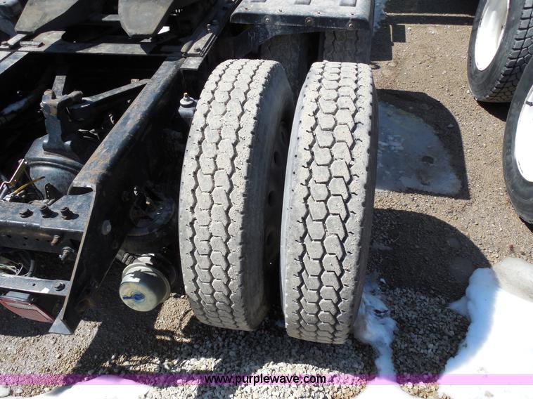 image for item E3302 1998 Kenworth T802SH semi truck