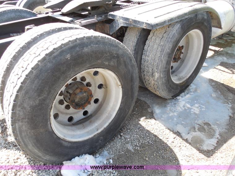 image for item E3302 1998 Kenworth T802SH semi truck