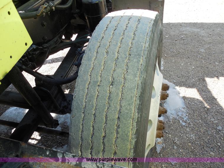 image for item E3302 1998 Kenworth T802SH semi truck