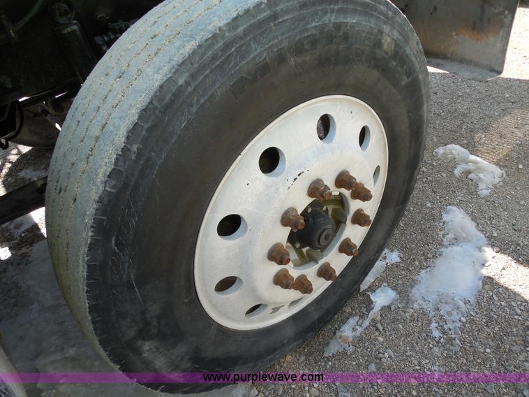 image for item E3302 1998 Kenworth T802SH semi truck