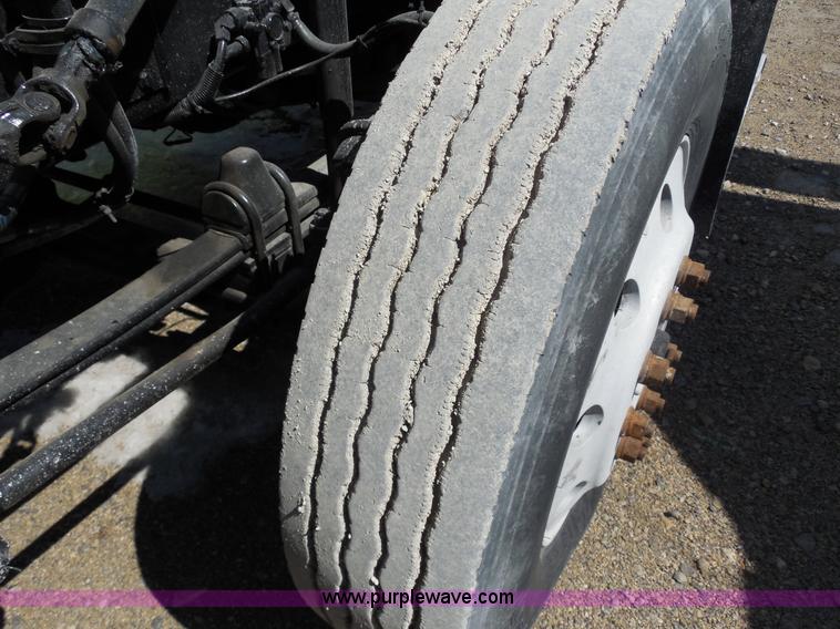 image for item E3302 1998 Kenworth T802SH semi truck