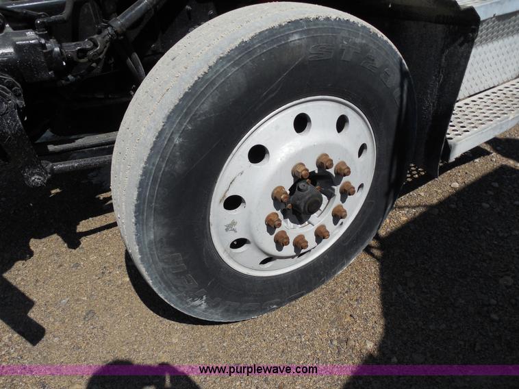 image for item E3302 1998 Kenworth T802SH semi truck