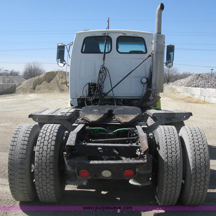 image for item E3303 2000 Sterling A9500 semi truck