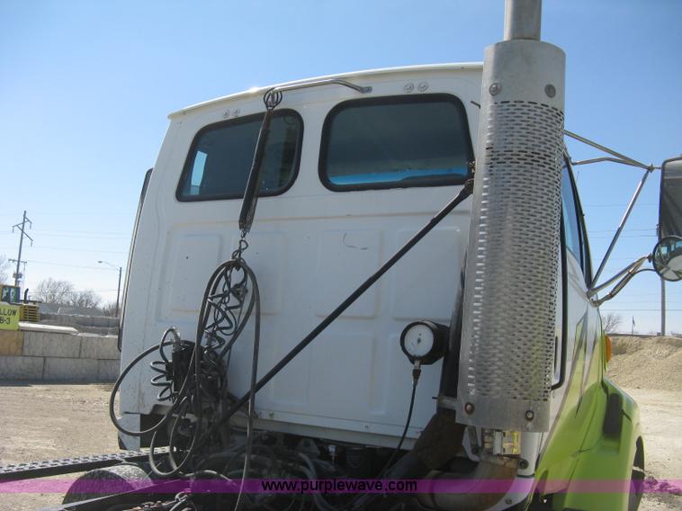 image for item E3303 2000 Sterling A9500 semi truck