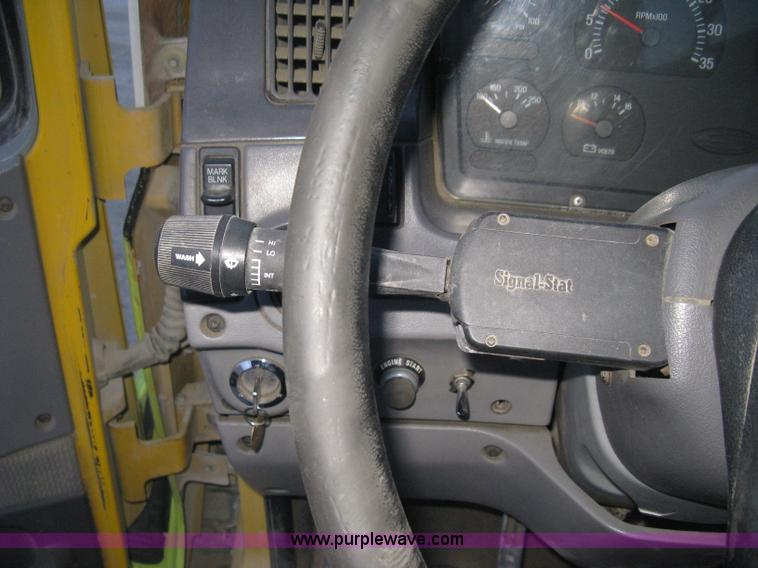 image for item E3303 2000 Sterling A9500 semi truck