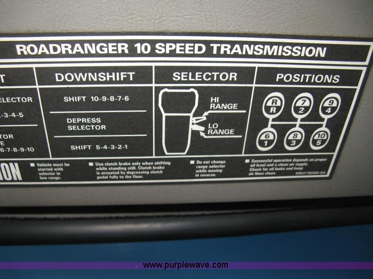 image for item E3303 2000 Sterling A9500 semi truck