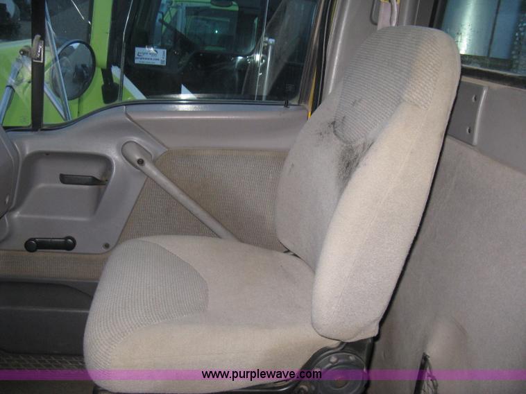 image for item E3303 2000 Sterling A9500 semi truck