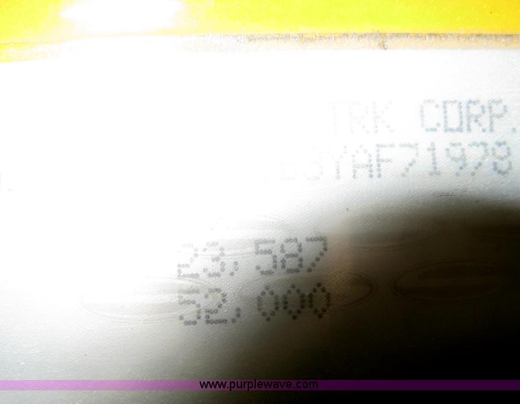 image for item E3303 2000 Sterling A9500 semi truck