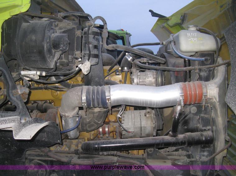 image for item E3303 2000 Sterling A9500 semi truck