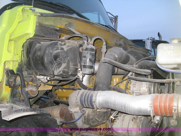 image for item E3303 2000 Sterling A9500 semi truck