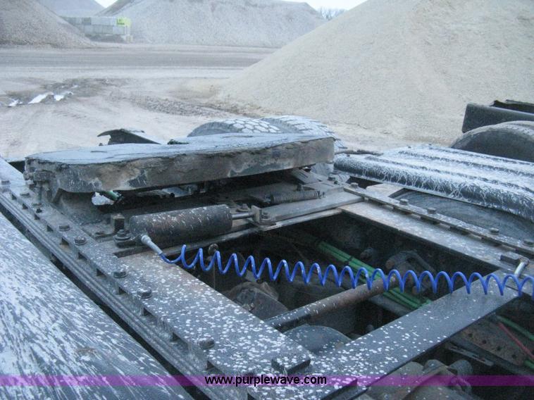 image for item E3303 2000 Sterling A9500 semi truck