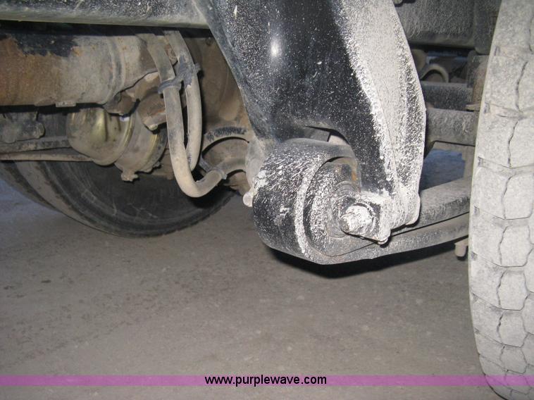 image for item E3303 2000 Sterling A9500 semi truck