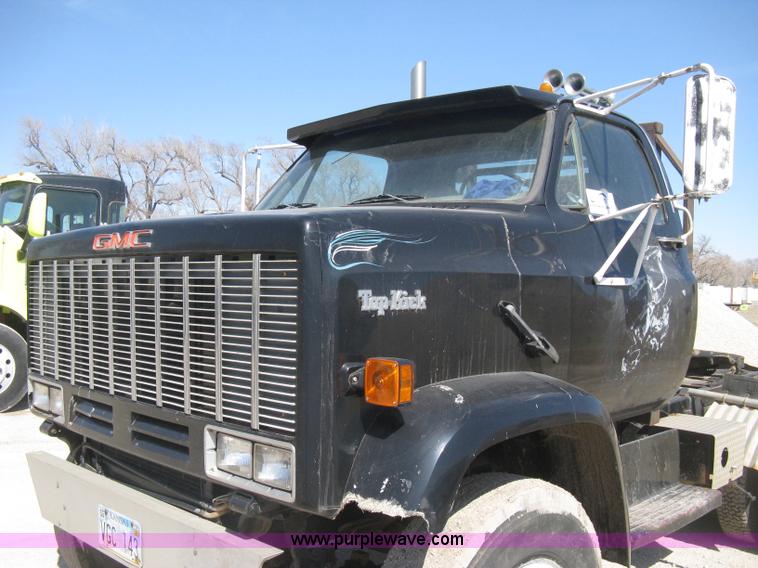 image for item E3304 1982 GMC TopKick semi truck