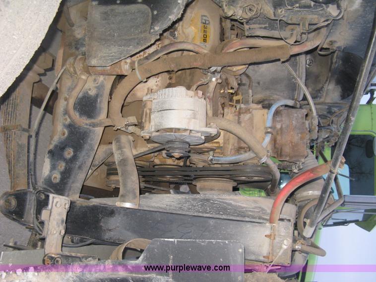 image for item E3304 1982 GMC TopKick semi truck