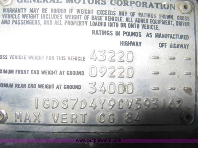 image for item E3304 1982 GMC TopKick semi truck