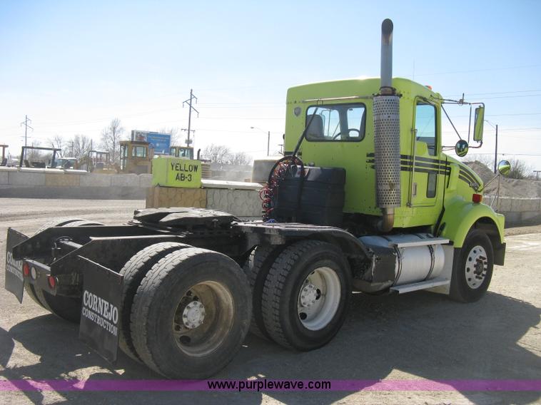 image for item E3305 1997 Kenworth T800 semi truck