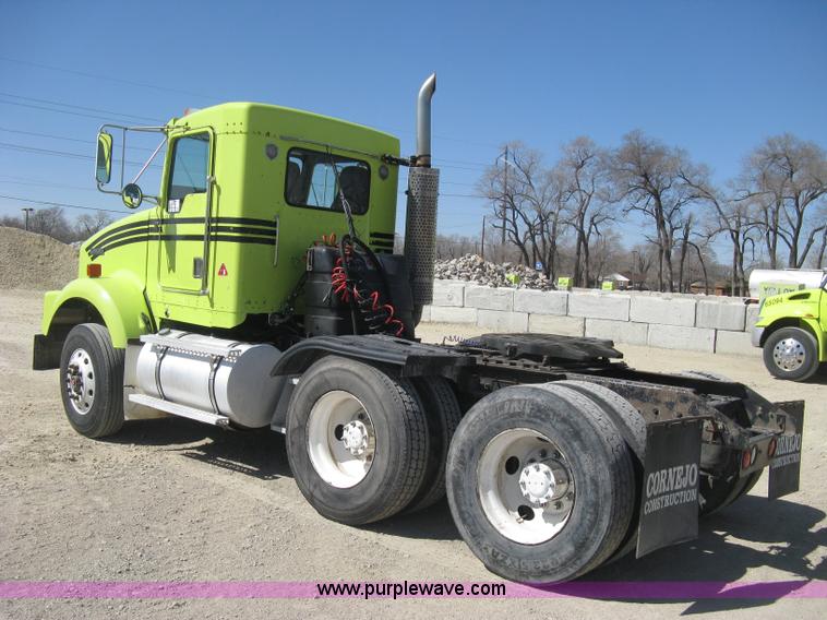 image for item E3305 1997 Kenworth T800 semi truck