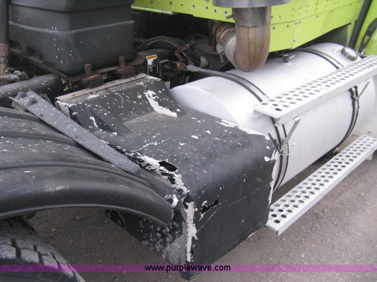 image for item E3305 1997 Kenworth T800 semi truck