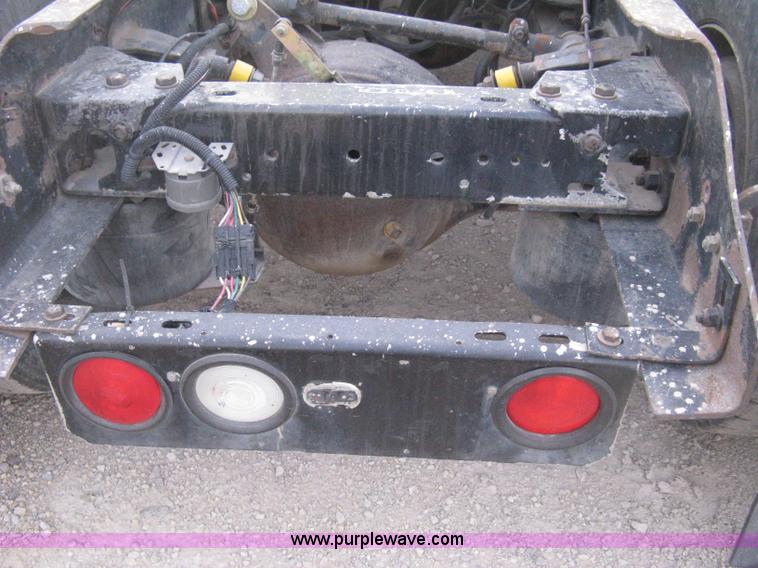 image for item E3305 1997 Kenworth T800 semi truck