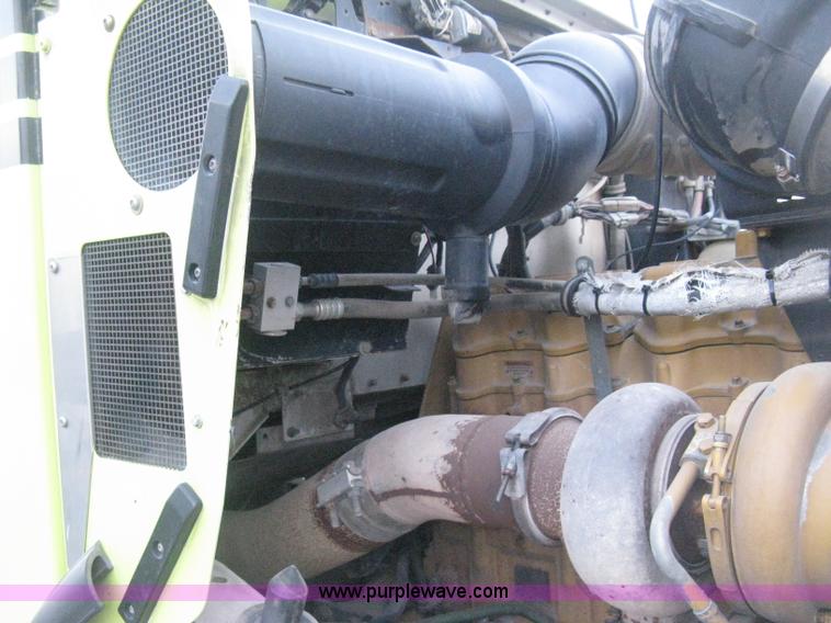 image for item E3305 1997 Kenworth T800 semi truck