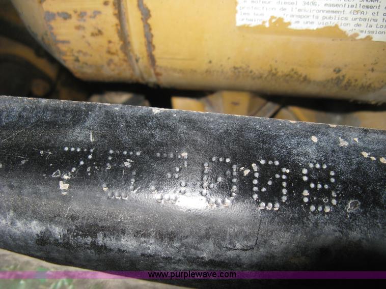 image for item E3305 1997 Kenworth T800 semi truck