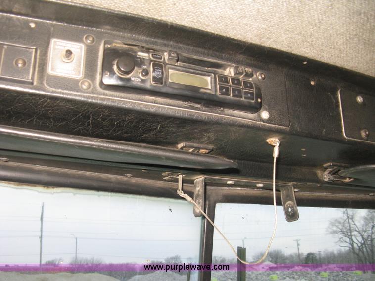 image for item E3305 1997 Kenworth T800 semi truck