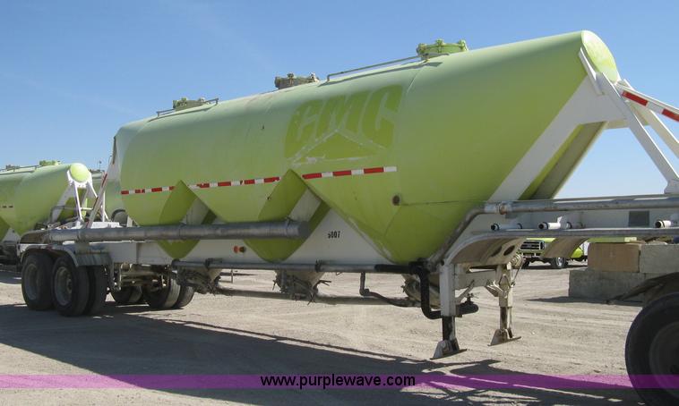 image for item E3306 1977 Fruehauf HEB-F2-J bulk transport tandem axle trailer