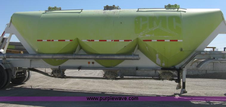 image for item E3306 1977 Fruehauf HEB-F2-J bulk transport tandem axle trailer