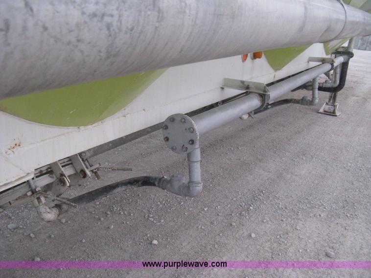 image for item E3306 1977 Fruehauf HEB-F2-J bulk transport tandem axle trailer