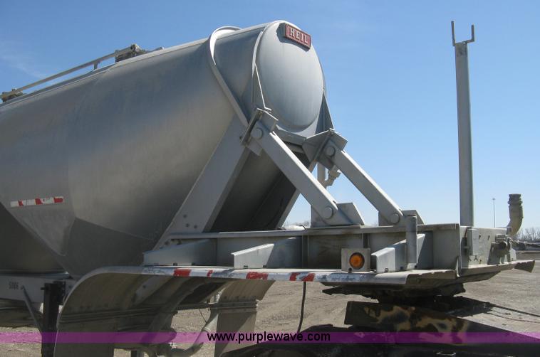image for item E3308 1996 Heil tandem axle bulk transport trailer