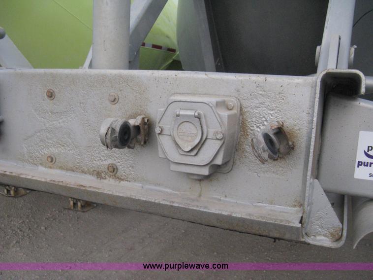 image for item E3308 1996 Heil tandem axle bulk transport trailer