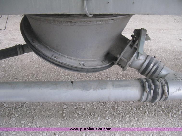 image for item E3308 1996 Heil tandem axle bulk transport trailer