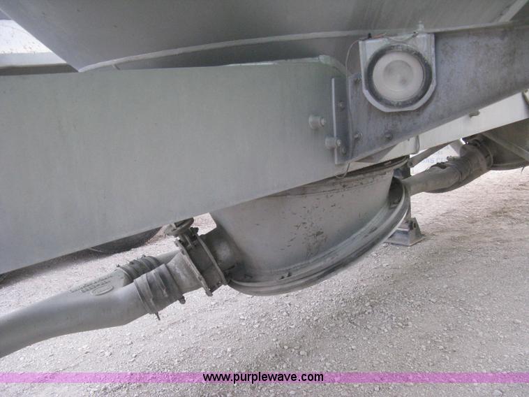 image for item E3308 1996 Heil tandem axle bulk transport trailer